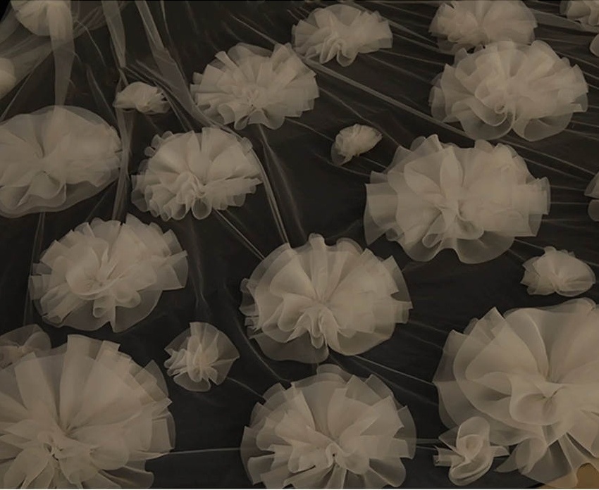 Modern Wedding Veil Two Layer Long Blusher Cathedral Veils Appliques Edge Handmade Flowers Tulle Custom Made Bridal Accessories