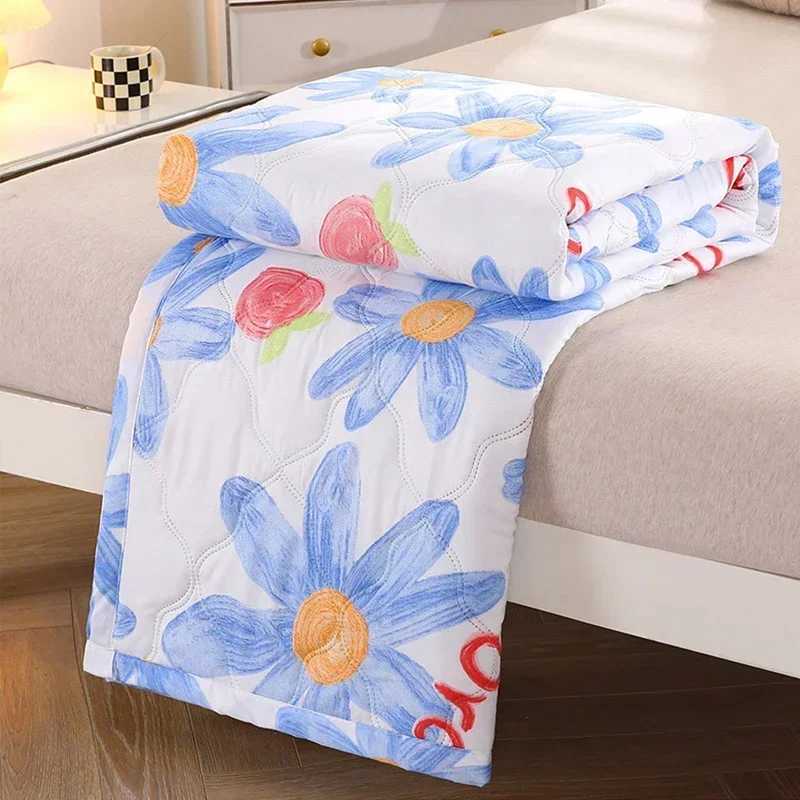 Cartoon cotton childrens blanket baby blanket 100 * 150cm summer thin moisture absorbing blanket core soft and warmW240810