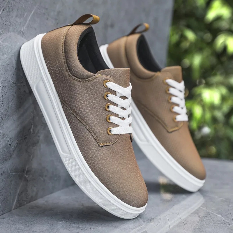 Big size special mens shoes four seasons fashion soft soled small white shoes M108 240812