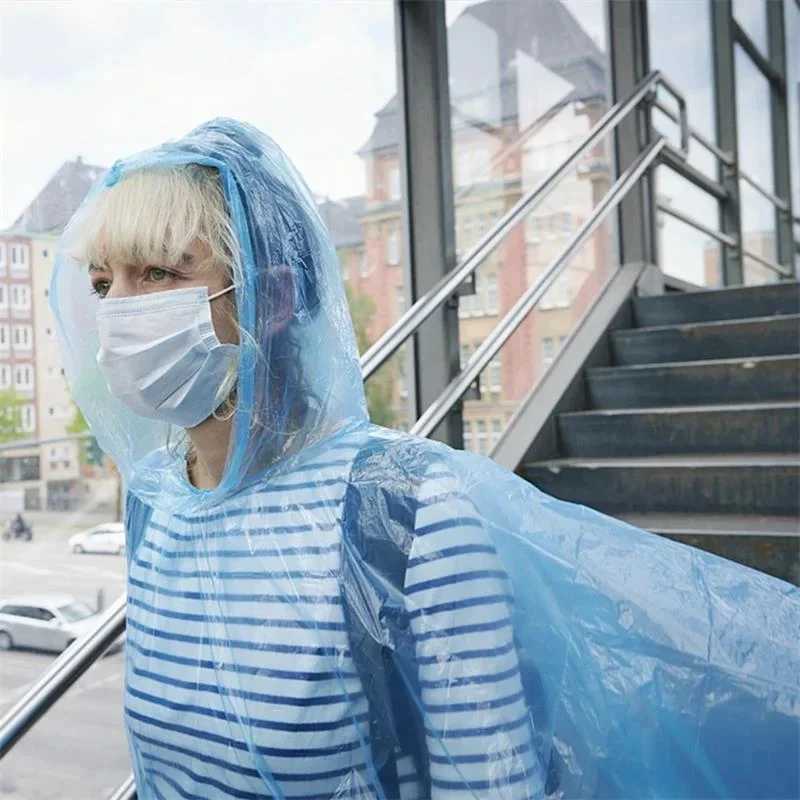 Portable Mini Raincoatball Thicken Disposable Raincoats Cape for Adults Emergency Waterproof Raincoats Ball with Keychain Unisex Y240810
