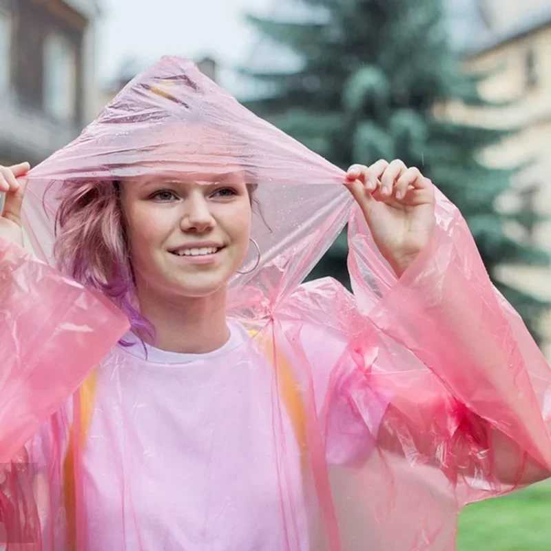 10/1PCS Disposable Raincoats Ball Portable Keychain Rain Coat Balls Outdoor Camping Emergency Coat Waterproof Rain Ponchos Cloak Y240810