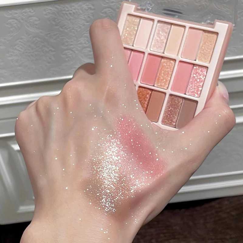 DIKALU 18 Color Eyeshadow Palette Strawberry Summer Matte Eyeshadow Plate Low-saturation Waterproof Long-lasting Portable MakeupCL240812