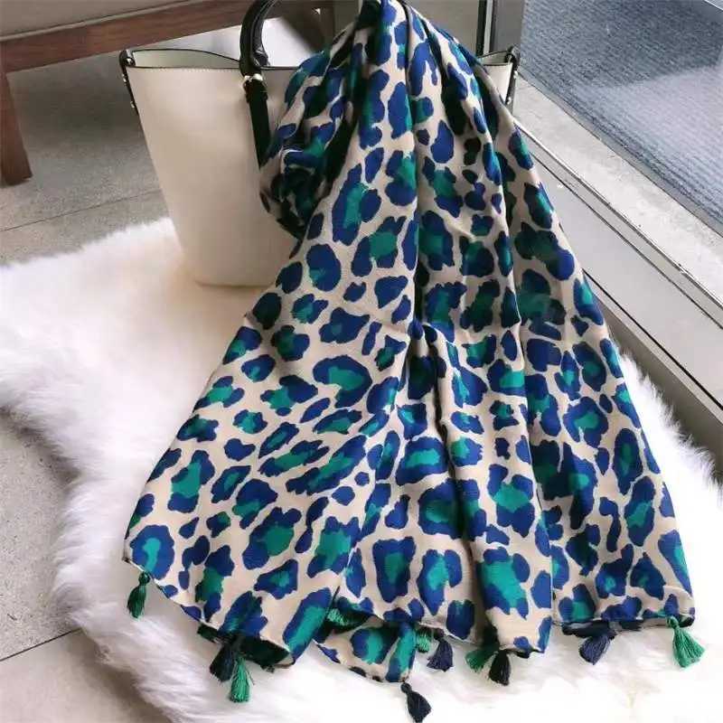 2022 designer brand Autumn luxury gray womens wild leopard print shawl womens long shawl shl thin brown fashionable long shawl W250118