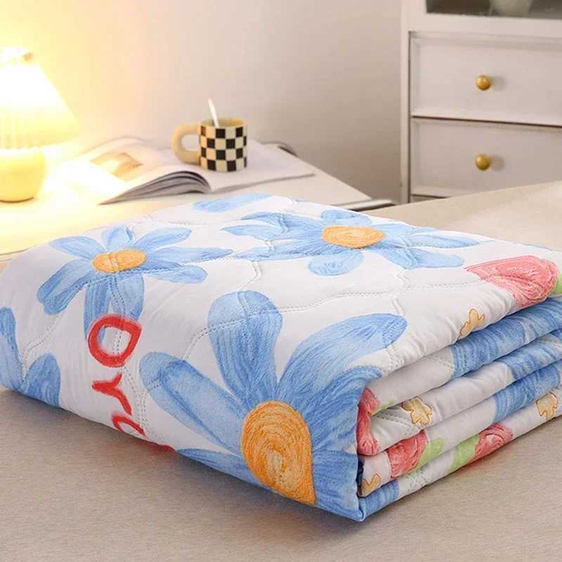 Cartoon cotton childrens blanket baby blanket 100 * 150cm summer thin moisture absorbing blanket core soft and warmW240810