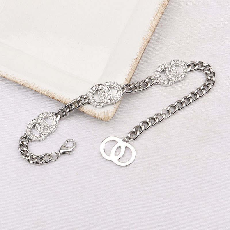 Luxury Charm Bangles Brand Letter Bracelet Chain Women Gold Silver Crysatl Rhinestone Pearl Wristband Link Chain Couple Gifts Jewerlry Accessories 9Style