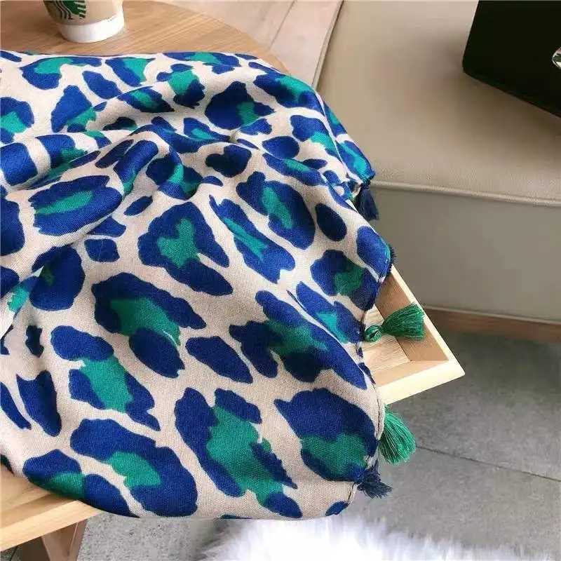 2022 designer brand Autumn luxury gray womens wild leopard print shawl womens long shawl shl thin brown fashionable long shawl W250118