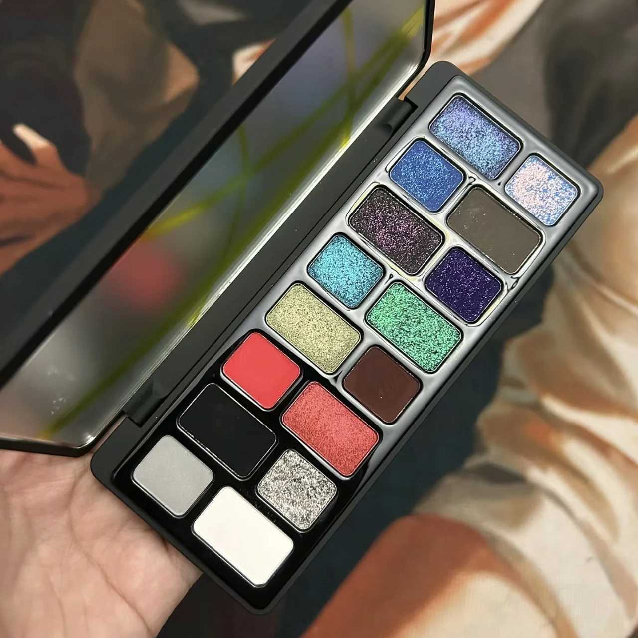 Qianyan 16 color eye shadow matte flash plate powder black Qianyan Cheeeyep jeans sequinsW241212