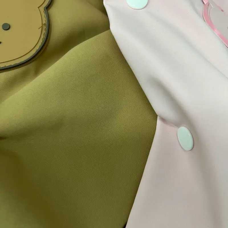 Cartoon teddy bear raincoat kindergarten boys and girls cape raincoat little rabbit waterproof rain gear childrens clothing Y240810