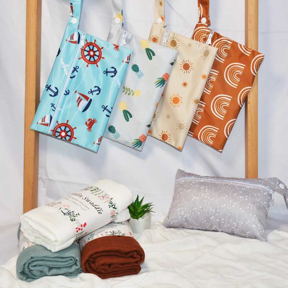 WizInfant 2-piece soft waterproof cute mens storage bag 25 * 28cm 15 * 22.5cm environmentally friendly washable cloth diaper bag W240812