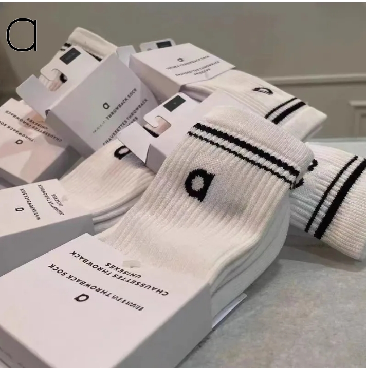 Throwback Women Sport Mens Cotton Medium Tube Sock Four Seasons Comfy Classic Stretchy Socks