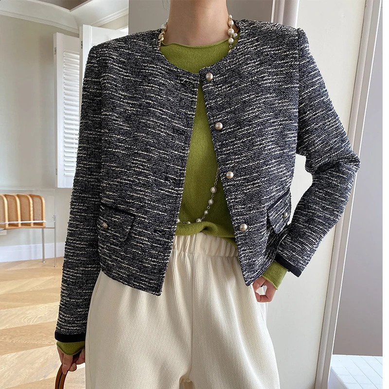 Long Sleeved Elegant Short Tweed Coat Women Spring Autumn Trend Classic O-neck Single Breasted Wool Blend Jackets 240812