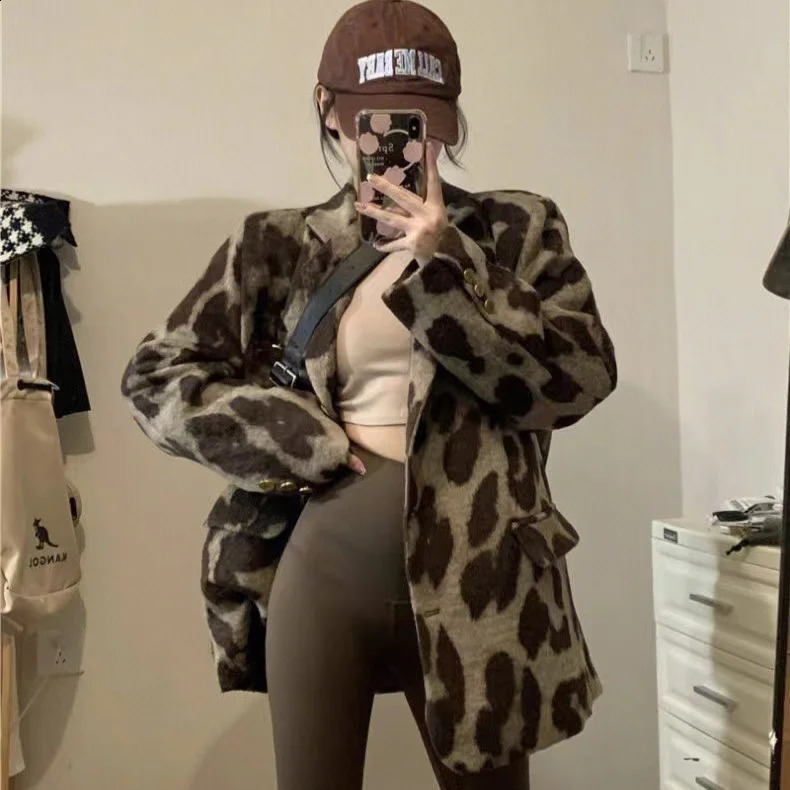 Womens Autumn and Winter American Style Short Leopard Print Tweed Blazer Retro Casual Solid Color Loose Printed Tweed Jacket 240812