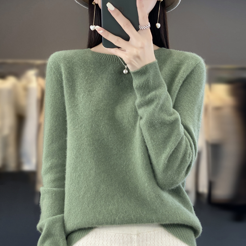 Autumn and winter Merino 100% wool solid color warm female Oneck knitted long sleeve pullover 240730