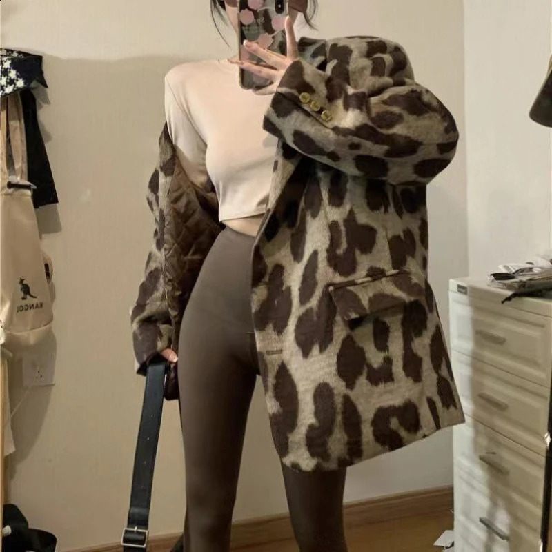 Womens Autumn and Winter American Style Short Leopard Print Tweed Blazer Retro Casual Solid Color Loose Printed Tweed Jacket 240812
