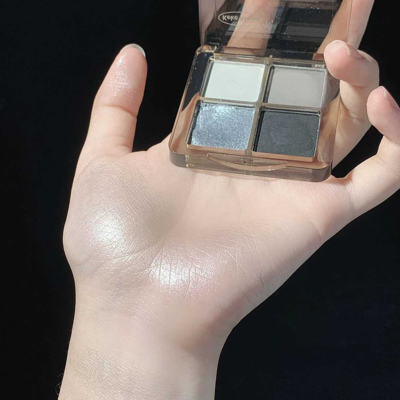 4 Colors Mini Shimmer Matte Eyeshadow Palette Punk Smoky Black Eye Shadow Glitter Metallic Eyeshadow Cosmetic Eye Makeup PaletteCL240812