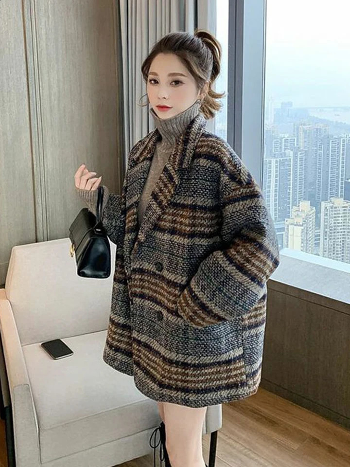 Zoki Korean Plaid Tweed Jacket Women Vintage Loose Casual Long Sleeve Suit Coat Elegant Retro Pockets Double Breasted Outwear 240812