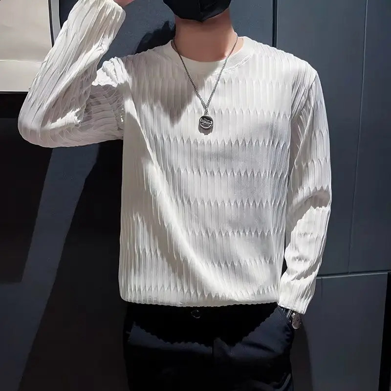 Autumn and winter mens floral round neck threaded solid underwear fashionable elegant commuting long sleeved top 240812