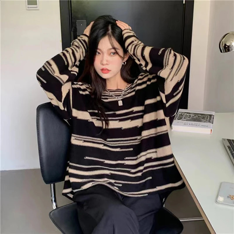 Gothic Striped Women Knitting Sweater Y2K Fashion Streetwear Patchwork Punk Pullover Female Loose Long Sleeve O Neck Jumpers 240812
