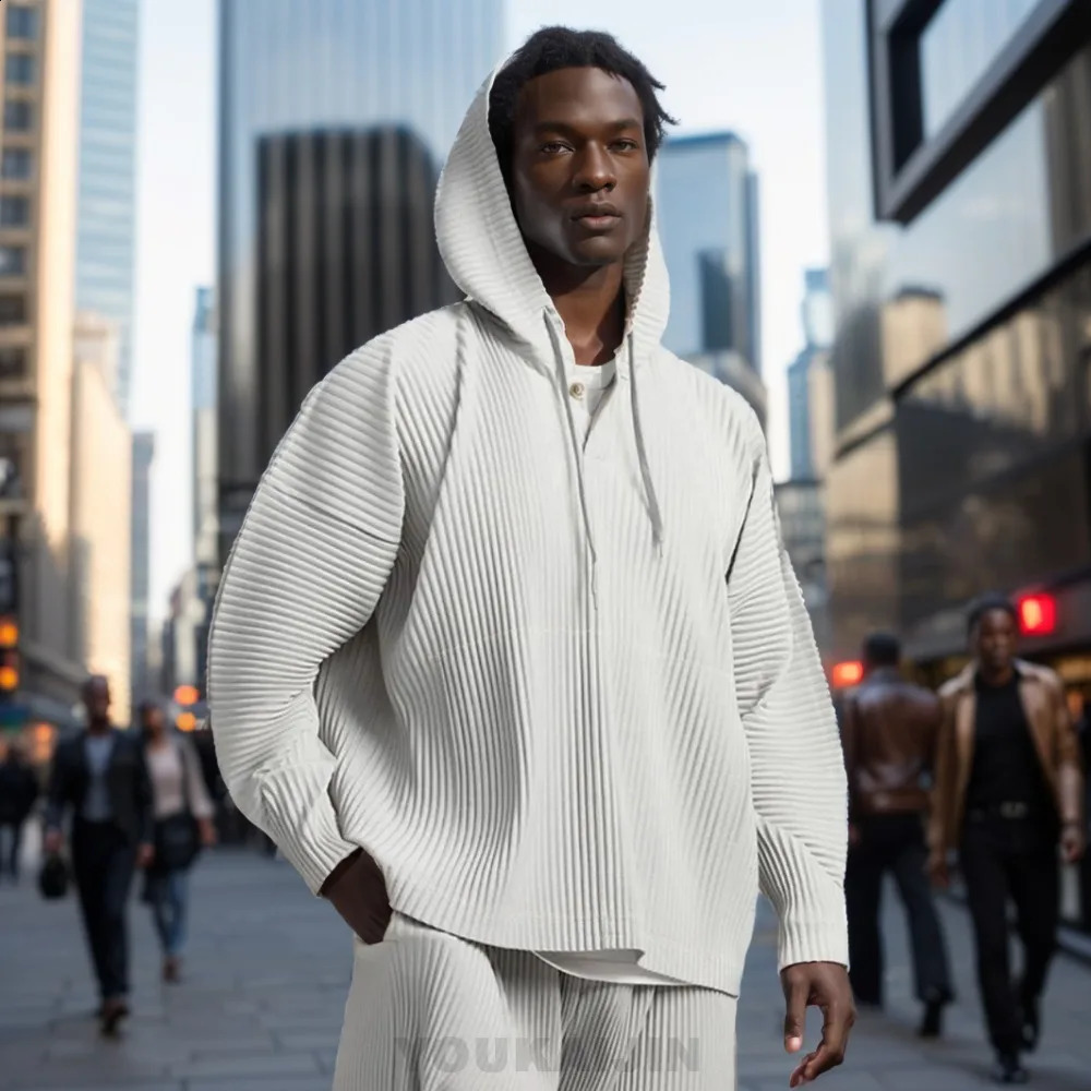 Mens pleated hoodie spring autumn jacket solid color breathable loose drawstring casual clothing 240812
