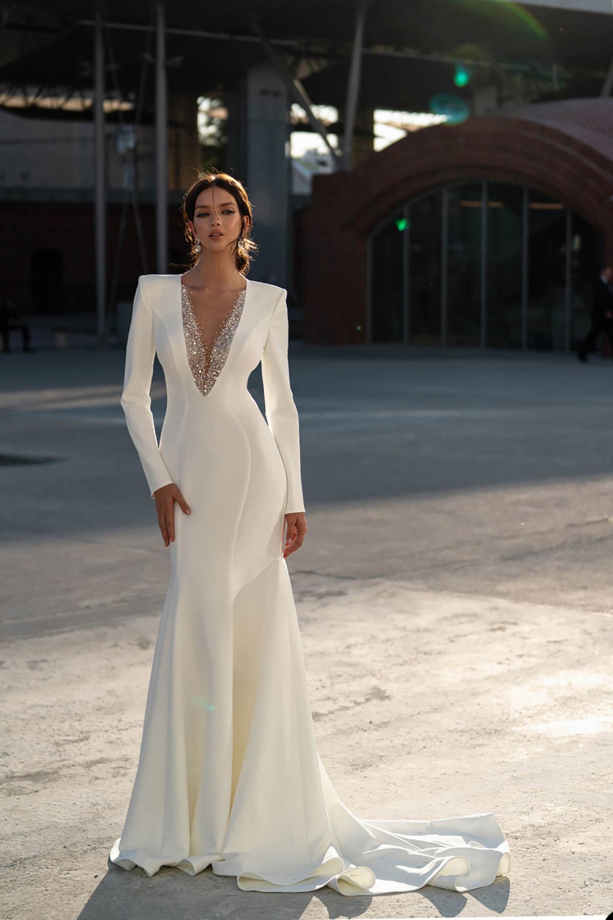 Elegant Mermaid Wedding Dress Beaded Sequins V Neck Long Sleeve Bride Gowns Ruched Sweep Train Satin Bridal Dresses
