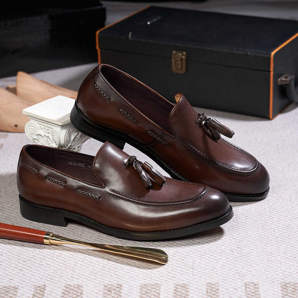 CMM New Liusu Loafer Shoes for Men Made of Genuine Leather and Cowhide with Pointed Tips Suitable for Both Business and Casual Wear