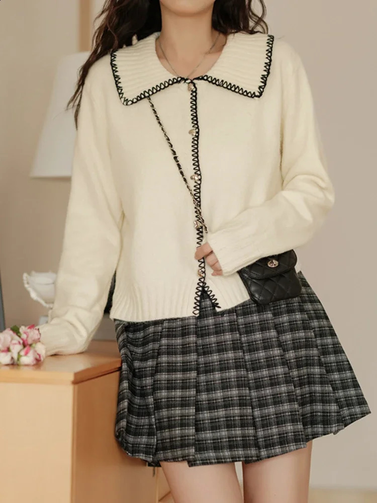 White Sweater Cardigan for Women Autumn Sweet Korean Preppy Style Knitted Top Peter Pan Collar Long Sleeve Cardigan 240812