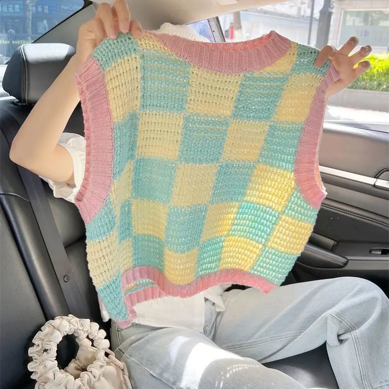 Lazy Style Hollow Plaid Knitted Vest For Womens Summer Short Outerwear Top Ins Korean Fashion Sweater Chic Jumper 240813