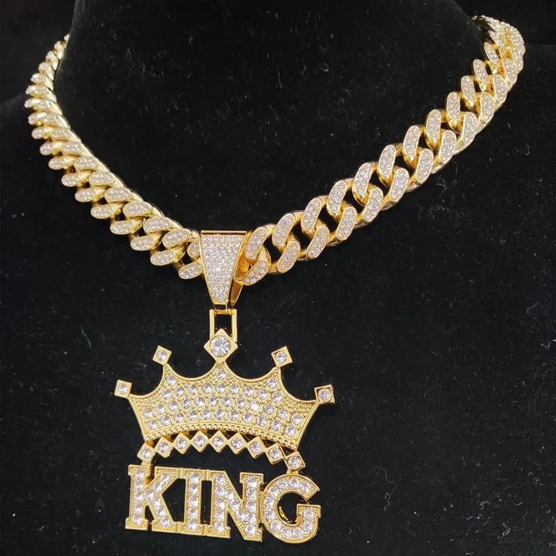 Mens Hip Hop Crown with King Pendant Necklace 13mm Crystal Cuban Chain Ice Out Sparkling Fashionable Charm Jewelry 240807wtt