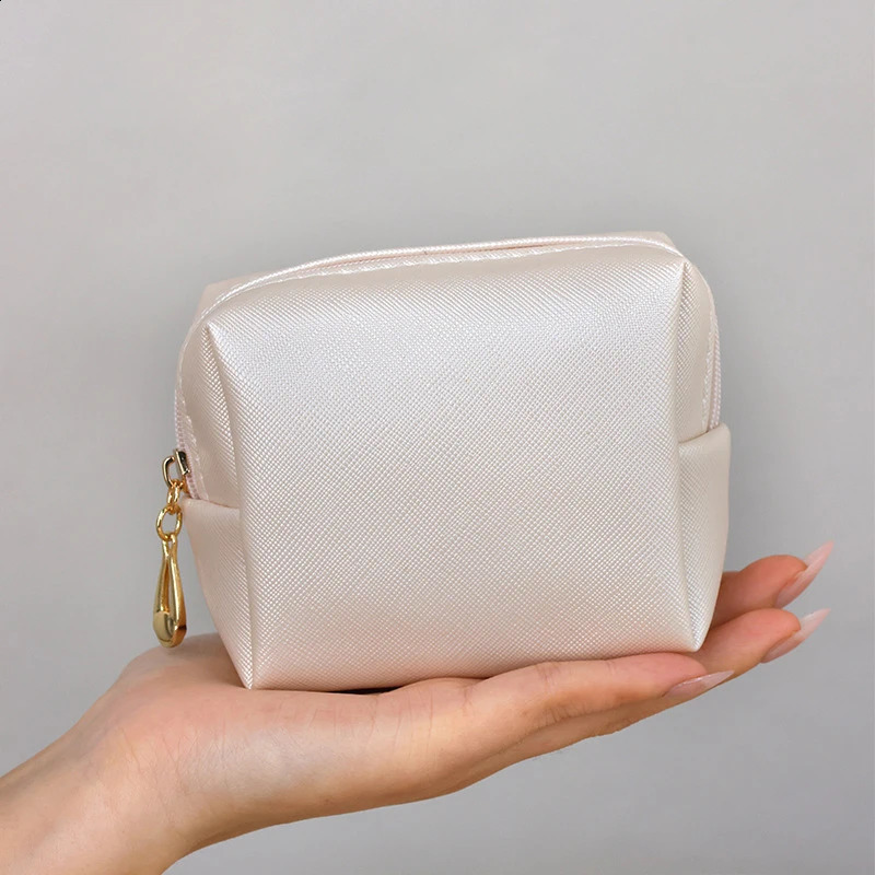 Mini Makeup Bag for Purse PU Cosmetic Waterproof Toiletry Traveling Bags Lipstick Pouch Storage Cases 240812