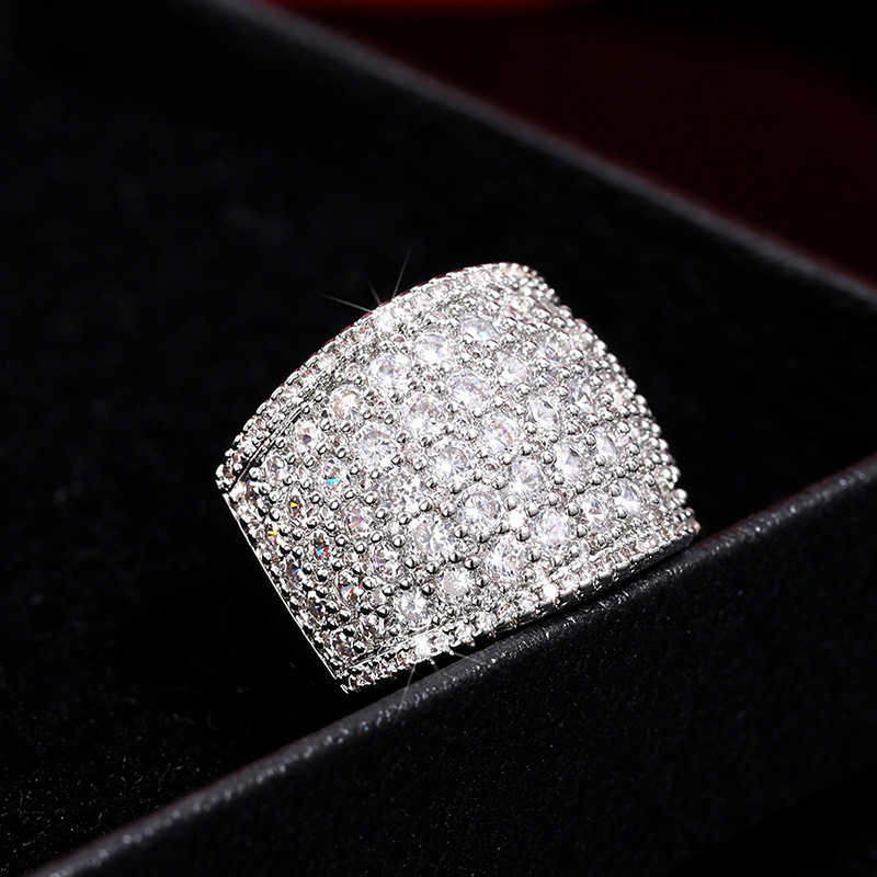 Ins Top Sell Sparkling Wedding Rings Luxury Jewelry 925 Sterling Silver Fill Pave White Sapphire CZ Diamond Party Gorgeous Eternity Women Engagement B