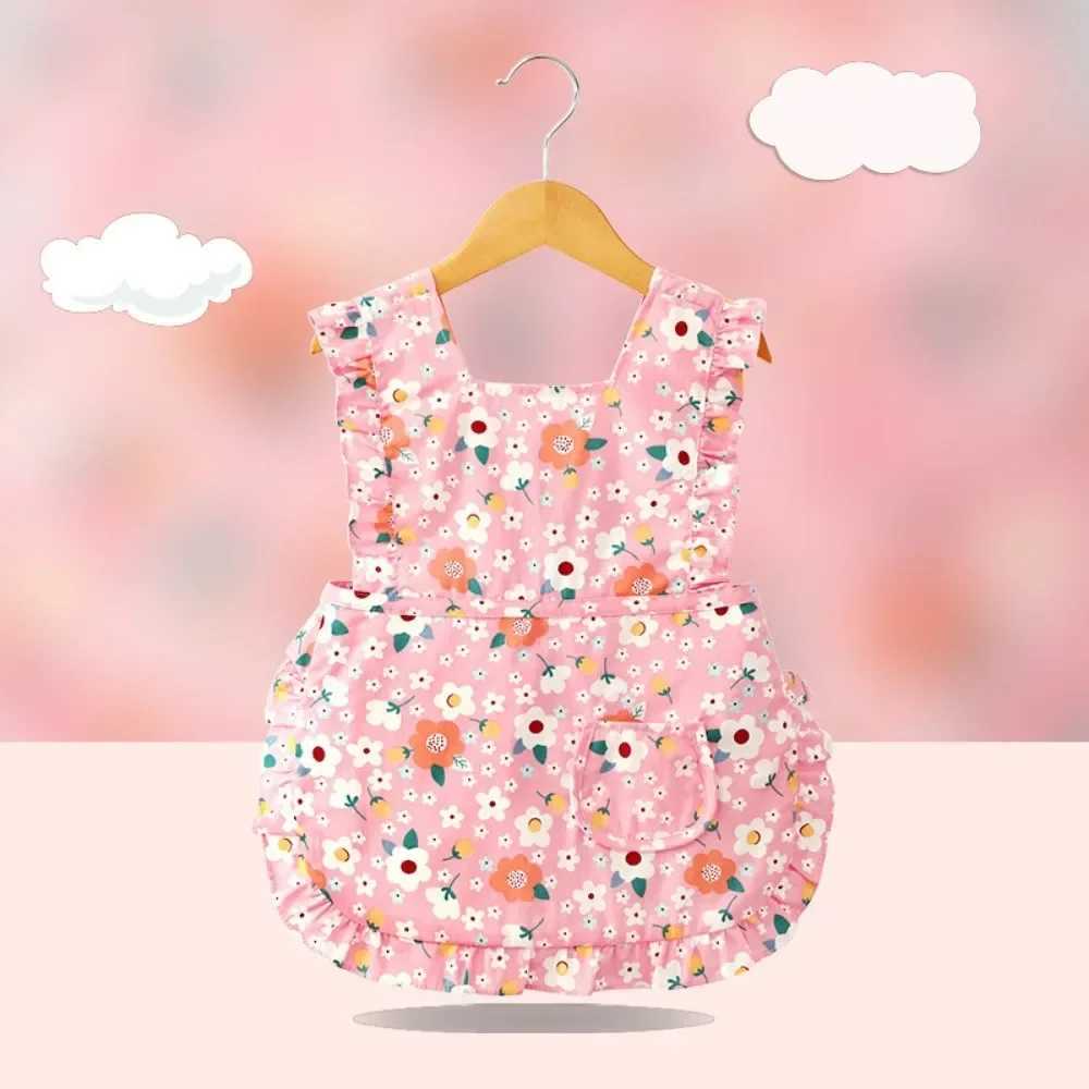 Bibs Burp Cloths Baby Sleeveless Cotton Bibs Waterproof Saliva Apron Cartoon Eating Rice Feeding Burp Cover Toddler Infant Clothing AccessoriesL4812