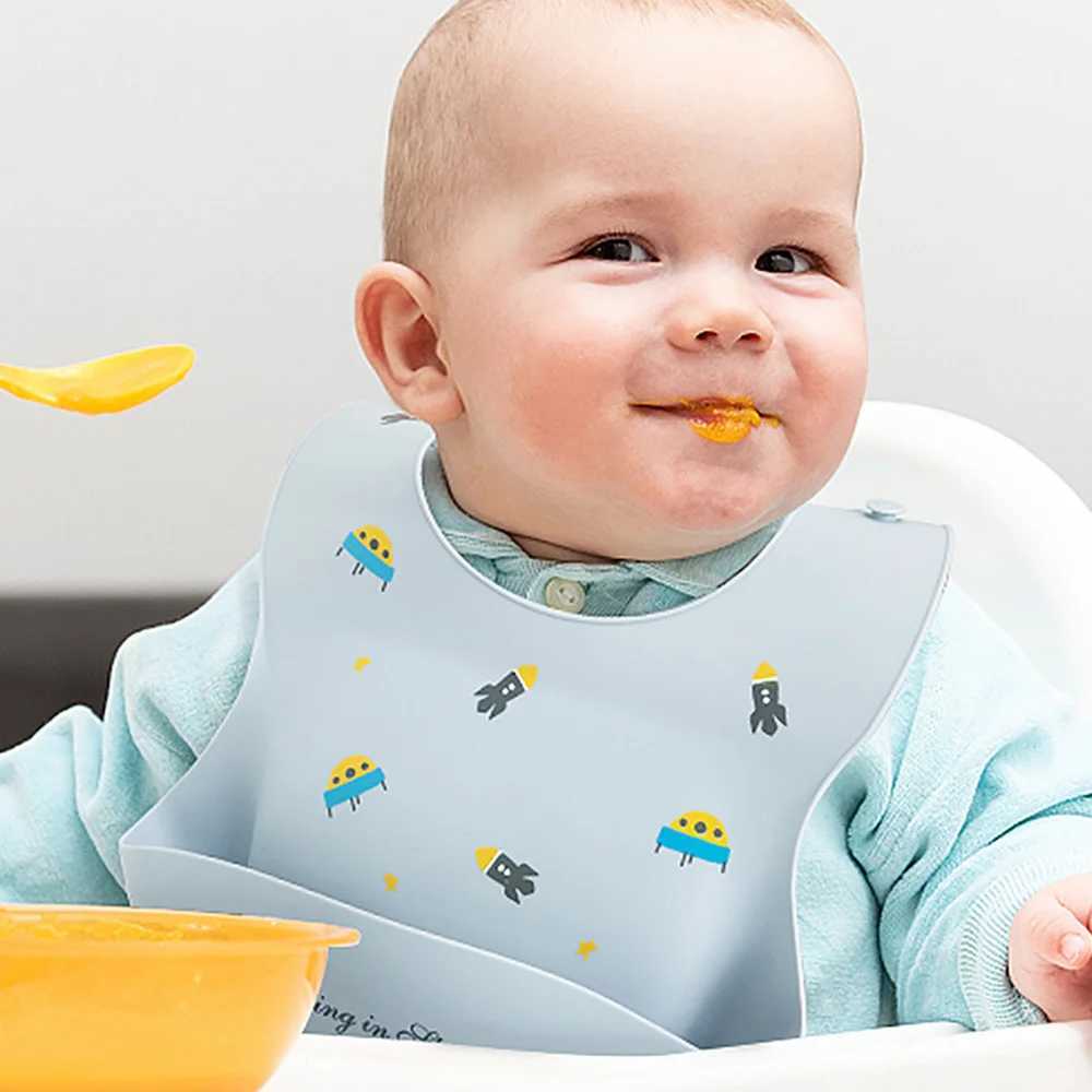 Bibs Burp Cloths Baby Bibs Waterproof Soft Silicone Scarf Rocket Print Adjustable Bibs Burp Cloths Baby Feeding Aprons Kids Eating AccessoriesL4812