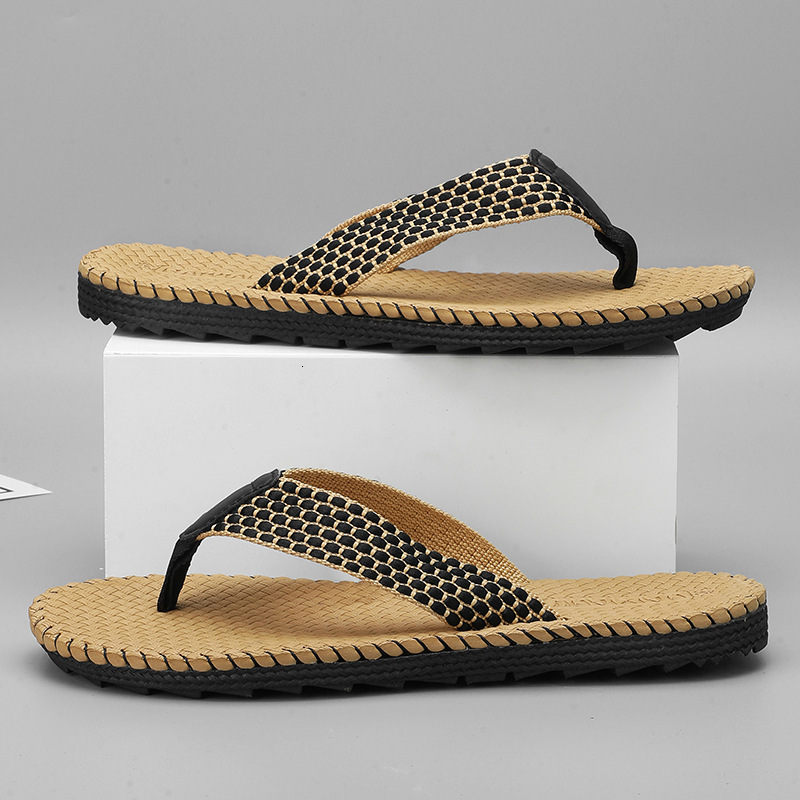 Designer's new Flip men's flip flops outdoor casual sandals indoor shower slippers