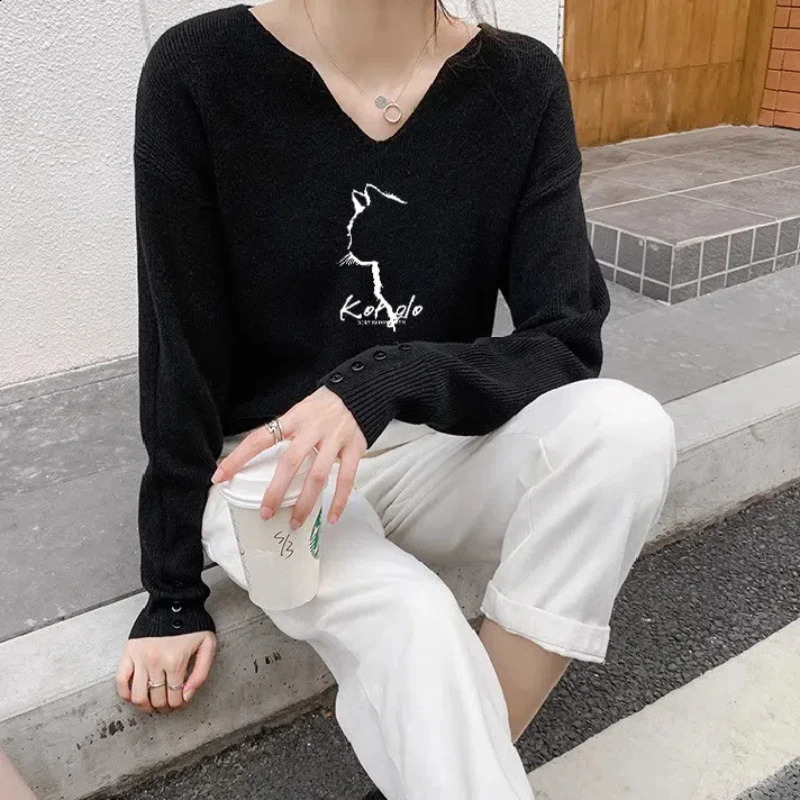 Korean Sweater Womens Autumn Winter Spliced V-neck Button Screw Thread Fashion Solid Casual Long Sleeved Knitted Tops 240812