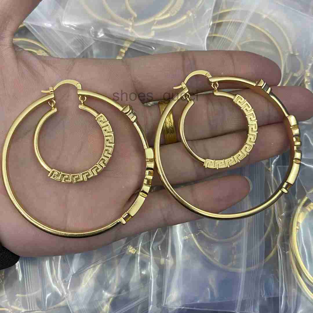 Double Circle Hoop Earrings Ear Studs Greece Meander Pattern Portrait Sculpture Women Men Earring Brass Ladies Ear Clip Designer Jewelry