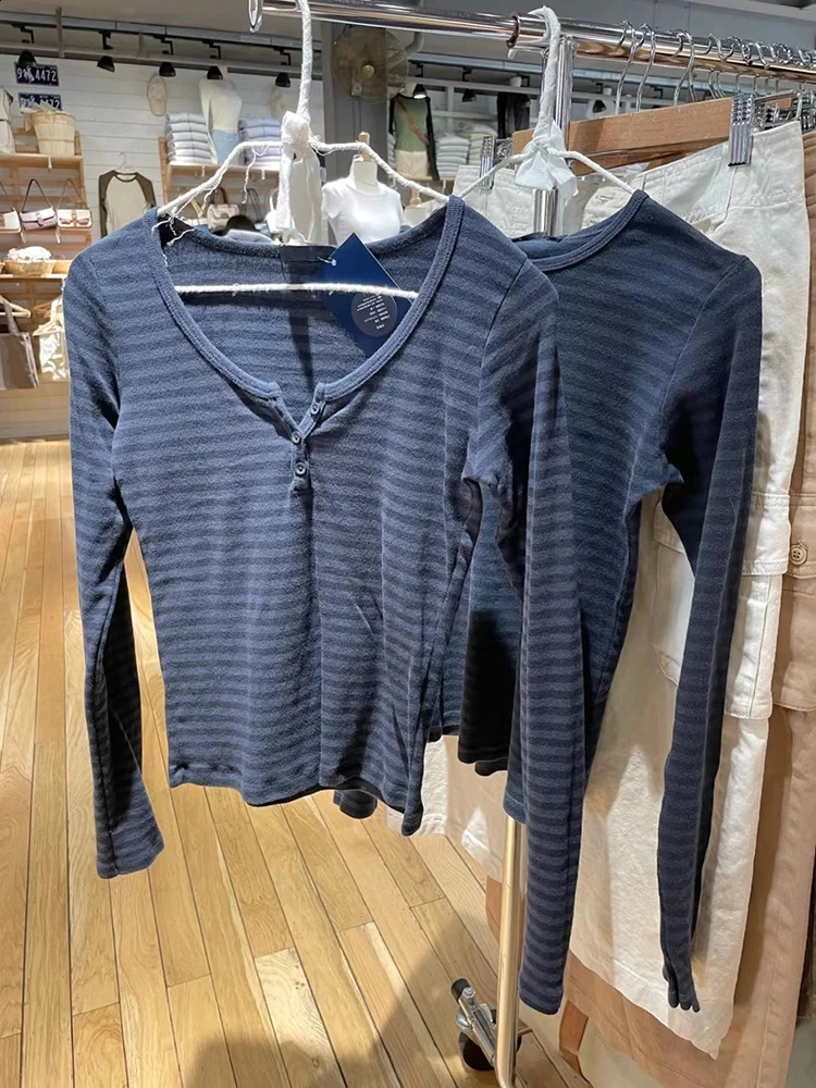Retro striped ultrathin long sleeved Tshirt autumn casual round neck street clothing cotton womens classic Harajuku button top Y2k 240812