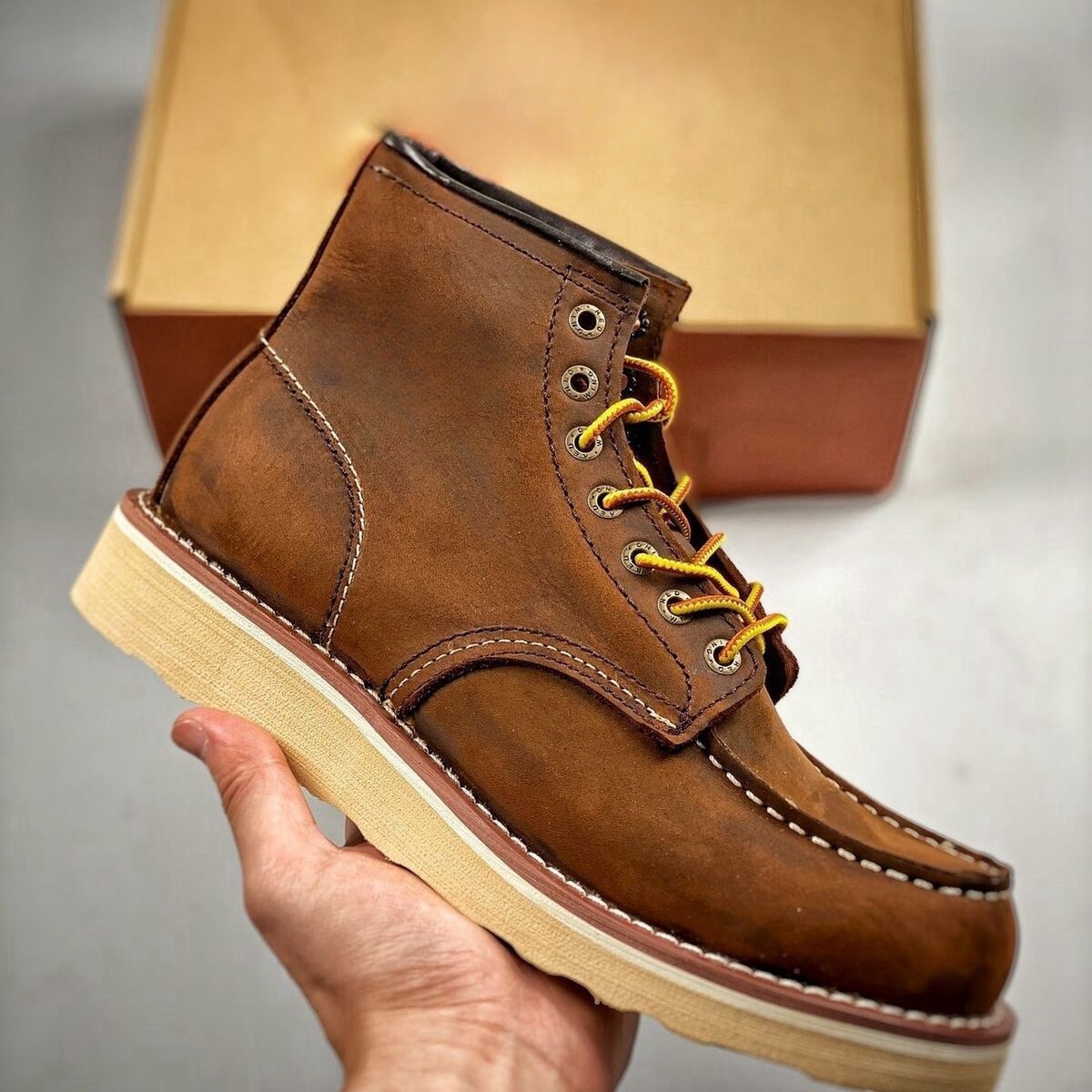 2026 designer boots sale mens spring redankle boots mens sneakers yellow wing warm outdoor work cowboy motorcycle heel male designer shoes booties wom
