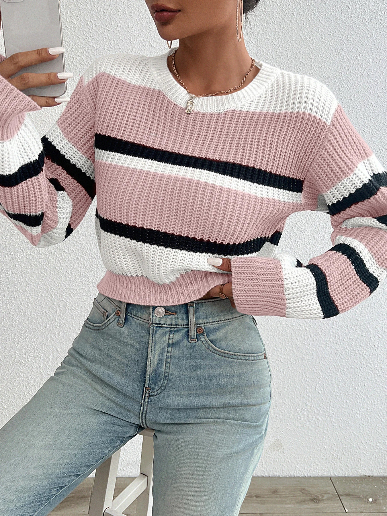 2024 autumn and winter acrylic loose drop shoulder round neck color matching knitted long sleeve ladies sweater 240813