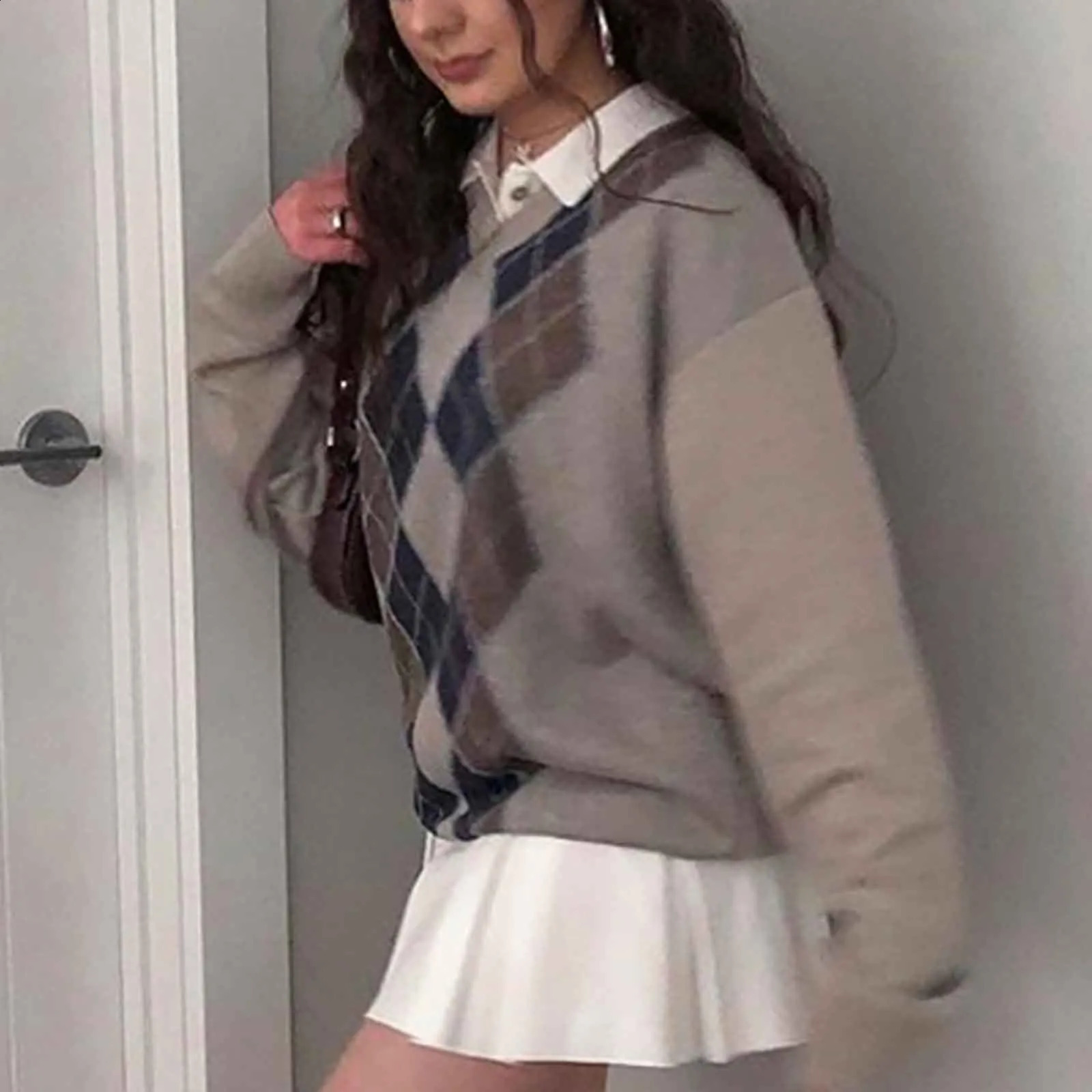 Preppy Style Vintage V Neck Knitted Sweater Women Autumn Winter Casual Argyle Plaid Jumper Female Korean Fashion Pullover Tops 240812