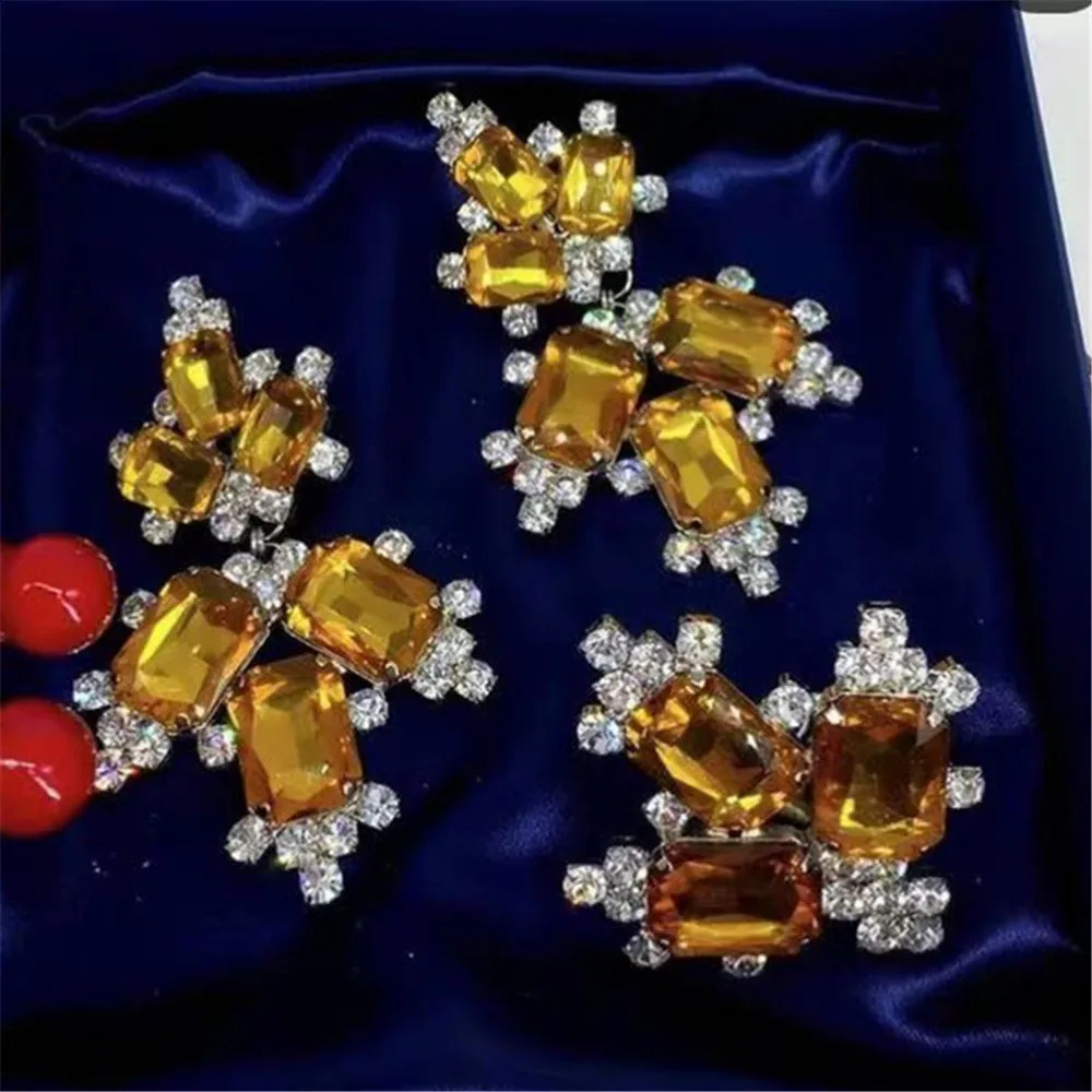 5-Color Water Diamond Crystal Large Shaped Stone Pendant Geometric Pendant Finger Ring Set Womens Dinner Jewelry 240810