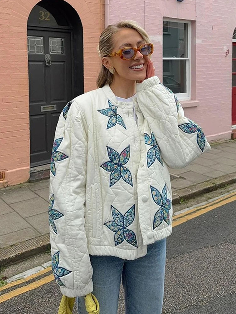 Fashion Star Floral Print Quilted Bomber Jacket For Women Elegant O-neck Long Sleeve Cotton Coat 2024 Autumn Lady Chic Outerwear 240809