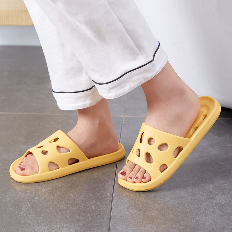 Bathroom slippers women's outdoor wear 2024 new summer non slip thick bottom petal home couple cool slippers