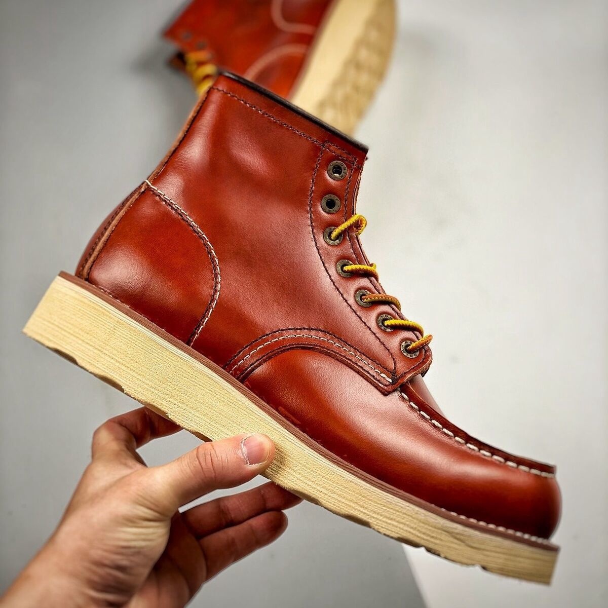 2026 designer boots sale mens spring redankle boots mens sneakers yellow wing warm outdoor work cowboy motorcycle heel male designer shoes booties wom