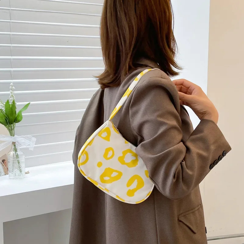 Pink Leopard Canvas Shoulder Bags Underarm Bag Vintage Ladies Small Purse Handbags Casual Allmatch Fashion Women Square 240812