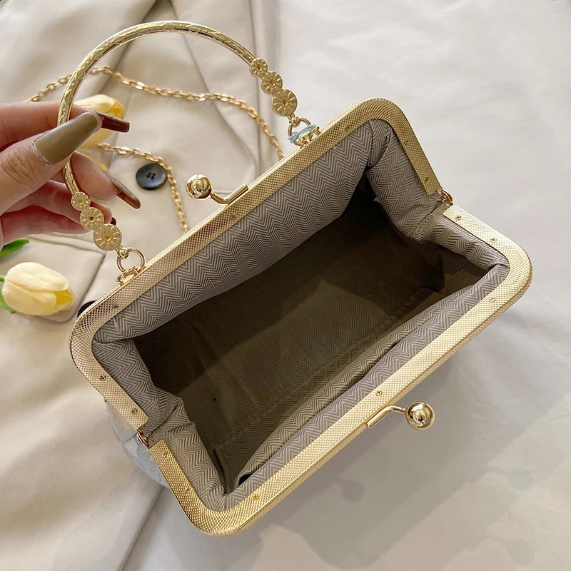 Floral print womens shoulder cross bag satin womens handbag elegant womens handbag fashionable tassel messenger clutch wallet 240812