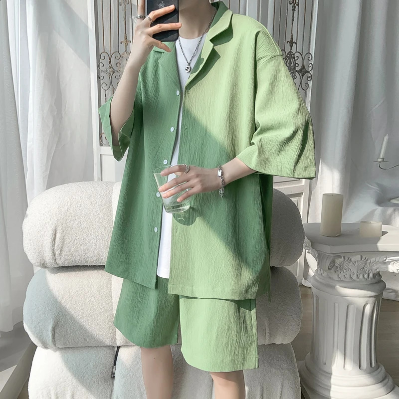 Summer fashion mens 2piece track set casual short sleeved shirtshorts Camisetas Ropa Hombre Korean style 240812