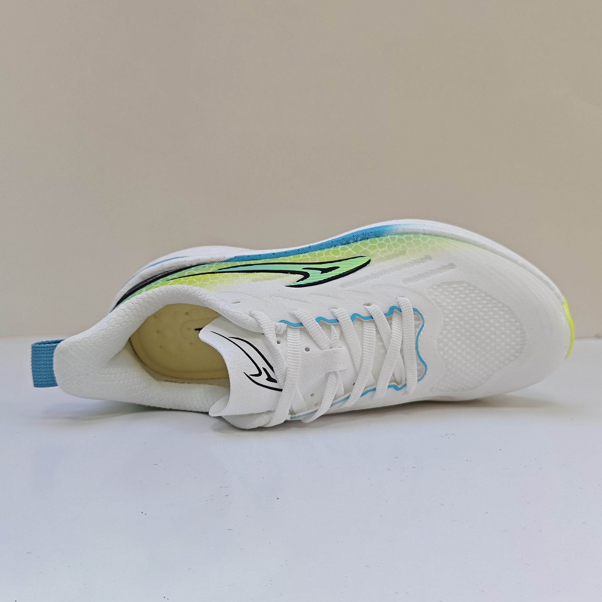 TREEPERI Wave Maker carbon fibre Speed Running Shoes men white black blue designer shoes women peach green yellow sports sneakers mens womens athletic