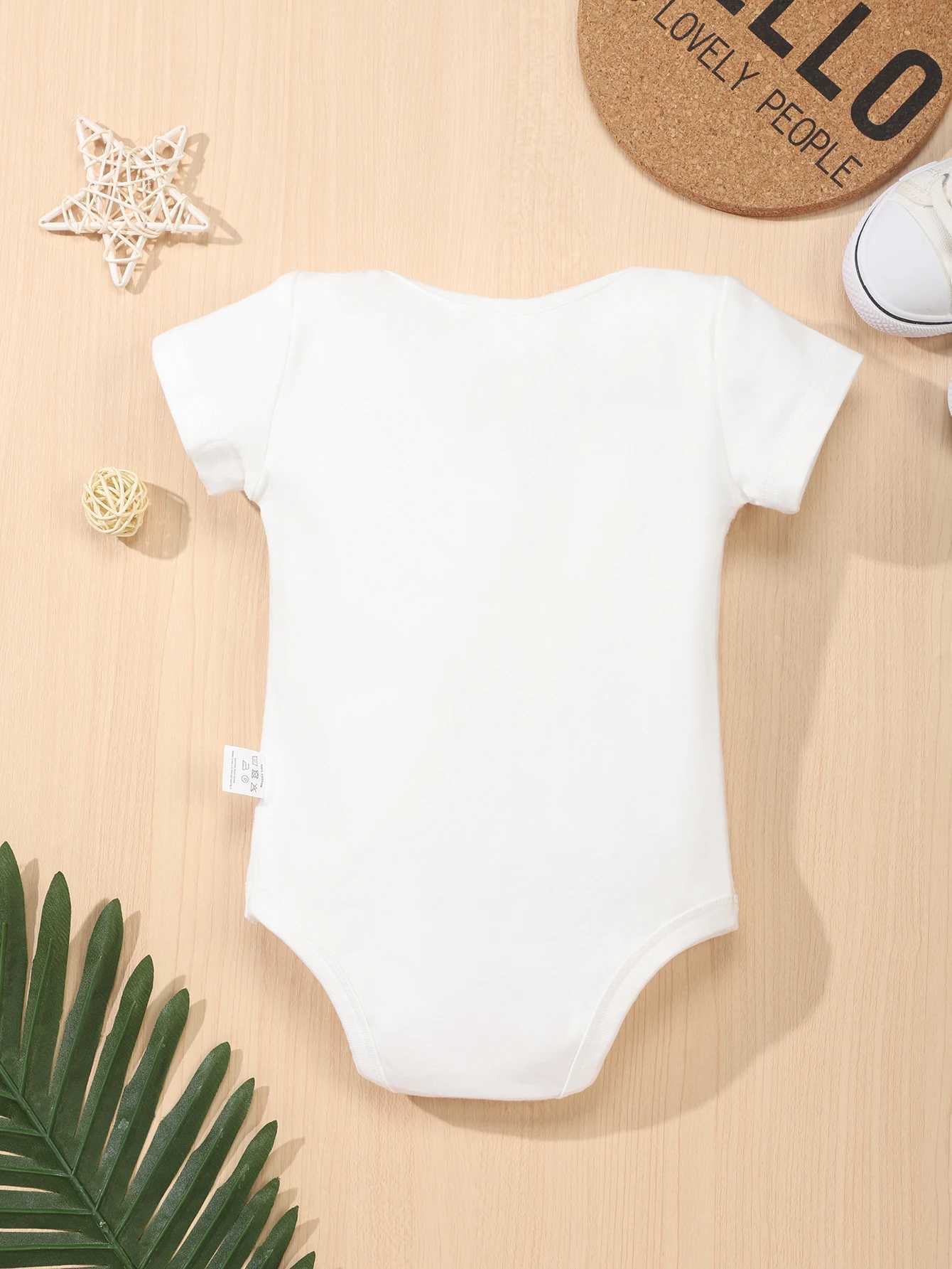 Baby 2024 Tight Clothing Personalized Newborn Clothing Boys and Girls Short Sleeve jumpsuit Christmas Party Baby Clothing W240812
