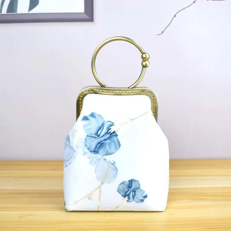 Fashion Retro Handmade Bag Womens Lock Hand Shell Womens Handbag Wallet Chain Womens Shoulder Cross Body Bag 240812