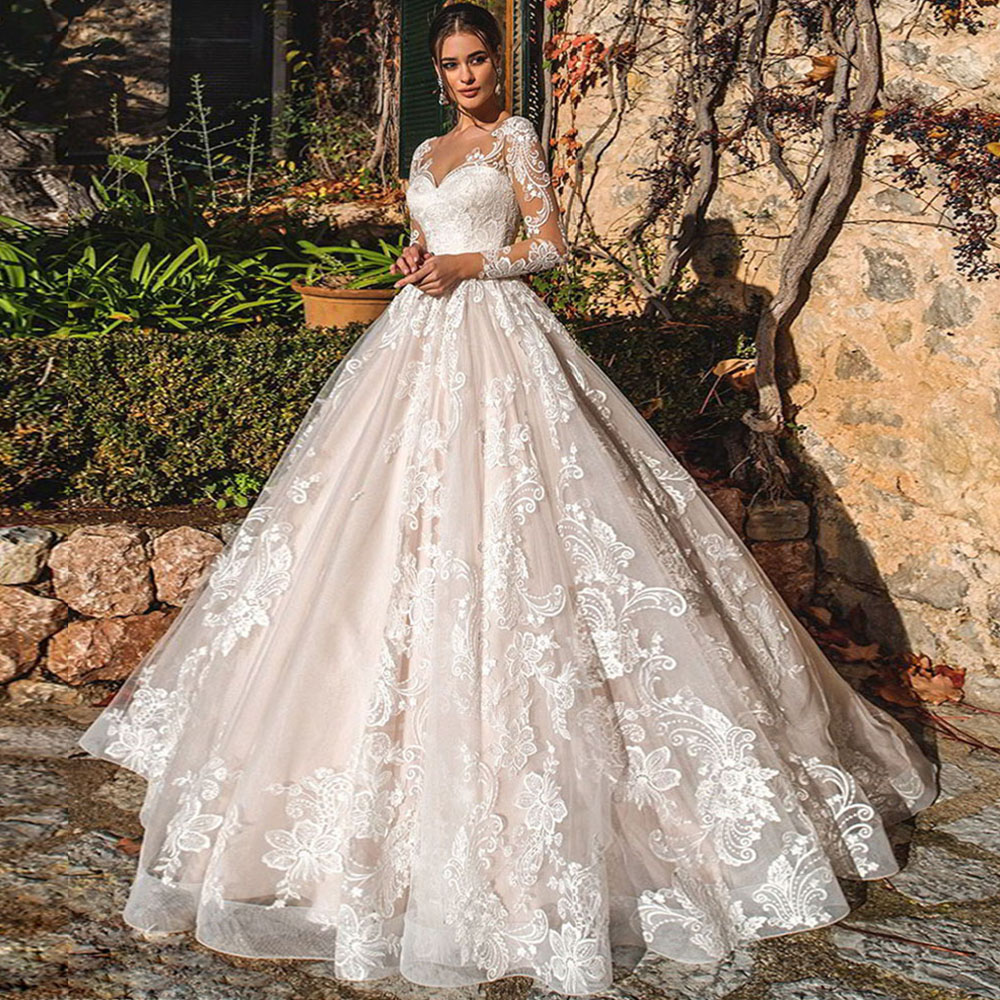 Exquisite Lace Appliques Ball Gown Long Sleeves Wedding Dress For Bride Buttons Illusion Back Sweep Train Bridal Gown Plus Size